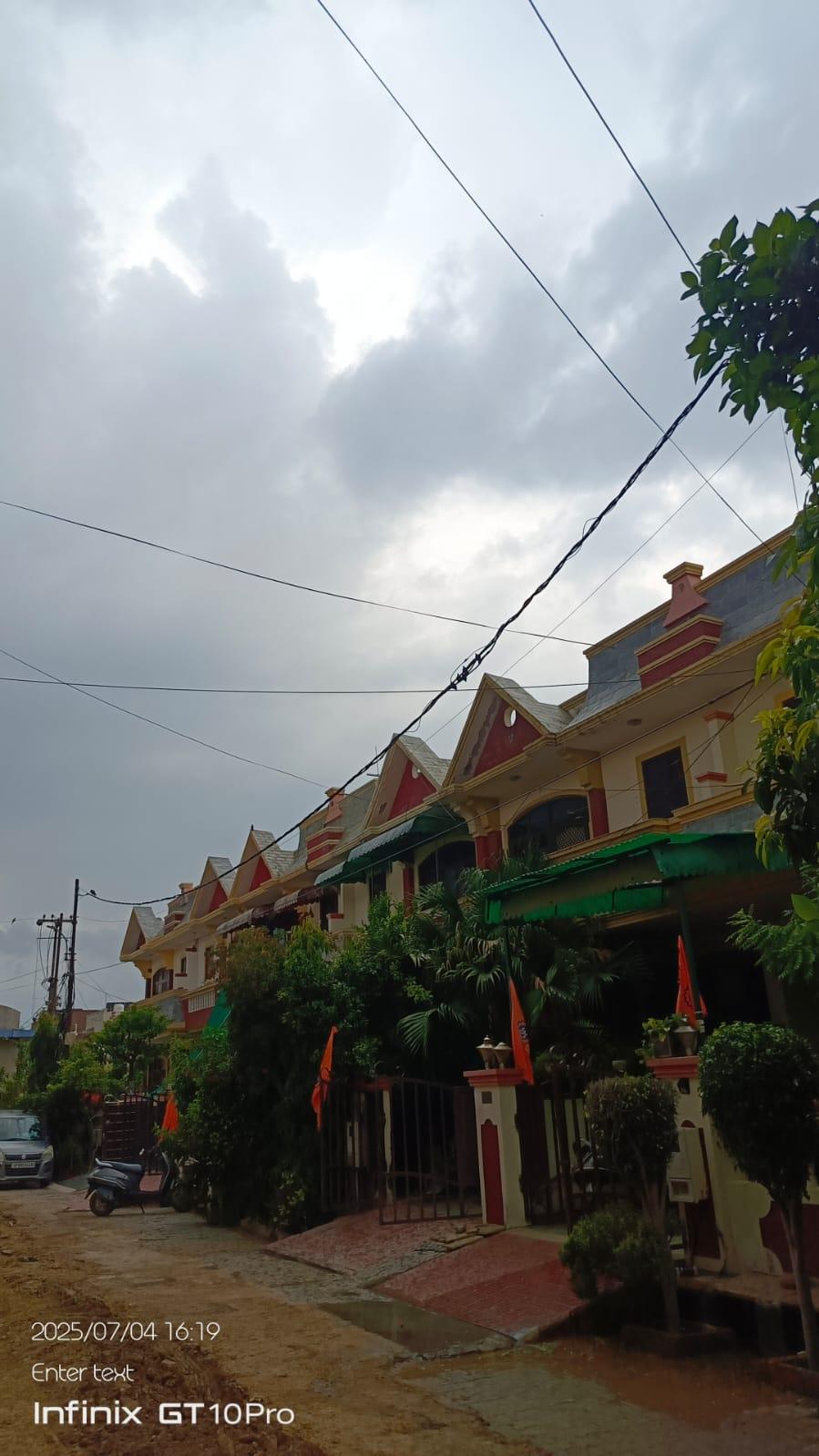 A Individual Villa For Sale In Agra